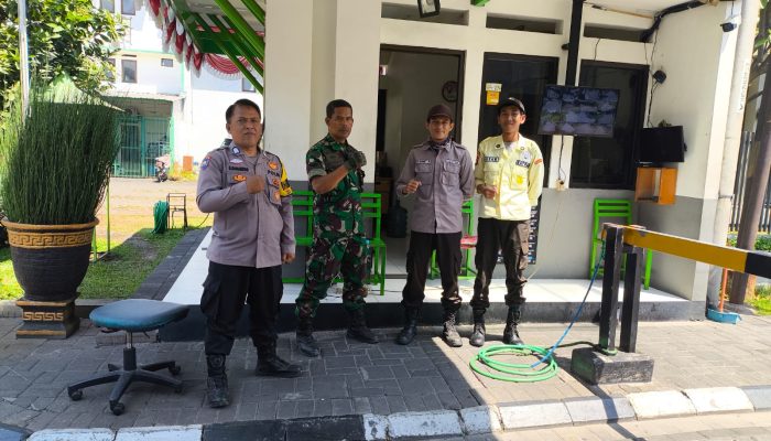 Sinergitas Bhabinkamtibmas Polsek Bandung Kidul dan Babinsa Patroli Dialogis Sambangi Security Cluster