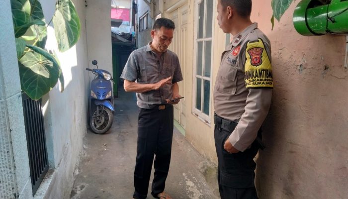 Bhabinkamtibmas Polsek Sukajadi Sambang Warga Untuk Sampaikan Himbauan Kamtibmas