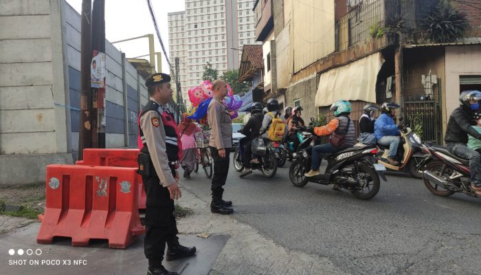 Cegah Kemacetan sore Hari di Terowongan,Pawas Polsek Bandung Kidul Pimpin Pengaturan lalu lintas