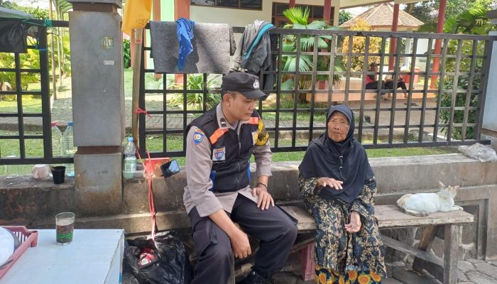 Sambang Bhabinkamtibmas Ciumbuleuit Di Wilkum Polsek Cidadap Polrestabes Bandung