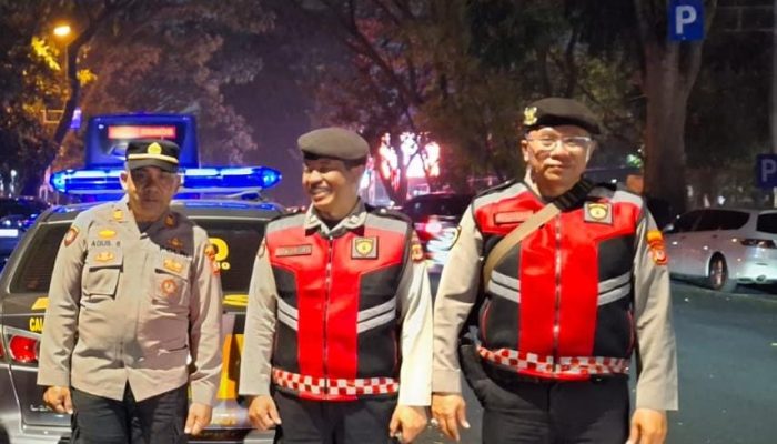 Antisipasi Kejahatan Malam hari, Unit Patroli 18.4.D Polsek Cicendo Polrestabes Bandung Laksanakan Bandung Lautan Biru