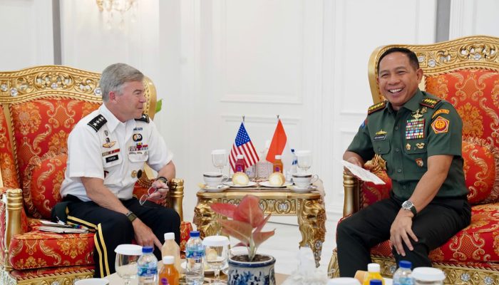 Kunjungan Dankoopsus Amerika Serikat Jendral Bryan P. Fenton beserta delegasi diterima Panglima TNI Jenderal Agus Subiyanto di Mabes TNI Cilangkap 