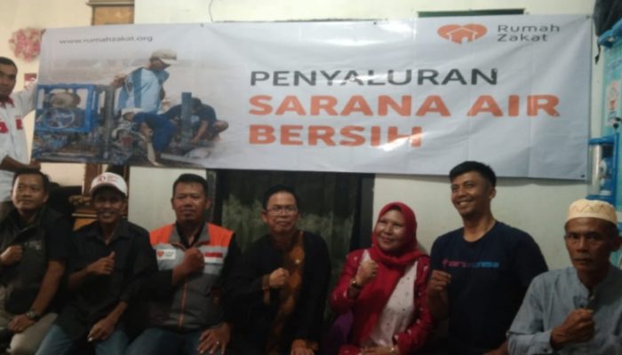 Masyarakat Gelar Syukuran Atas Terlaksananya Program RUMAH ZAKAT Menyalurkan Sarana Air Bersih di Desa Mekarsari