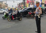 Cegah Kemacetan Polsek Kiaracondong Lakukan Pengaturan Di Pagi Hari