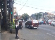 Cegah Kemacetan Polsek Kiaracondong Lakukan Pengaturan Di Siang Hari