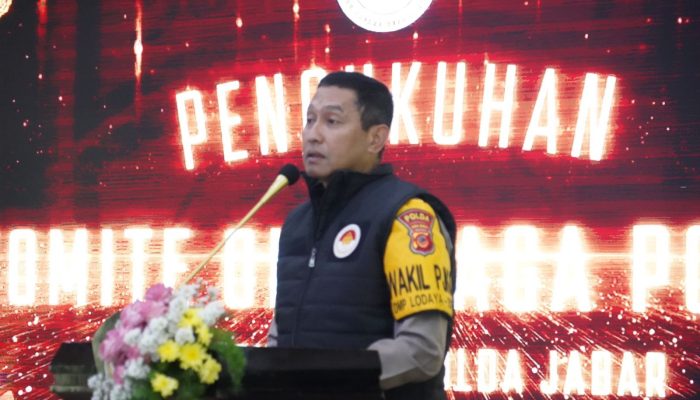 WAKAPOLDA JABAR MELAKSANAKAN PENGUKUHAN KOMITE OLAHRAGA POLRI DI LINGKUNGAN POLDA JABAR