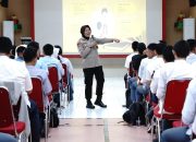 HUT Polwan Ke-76, Polwan Polda Jabar Laksanakan Giat Go To School di SMKN 2 Kota Bandung