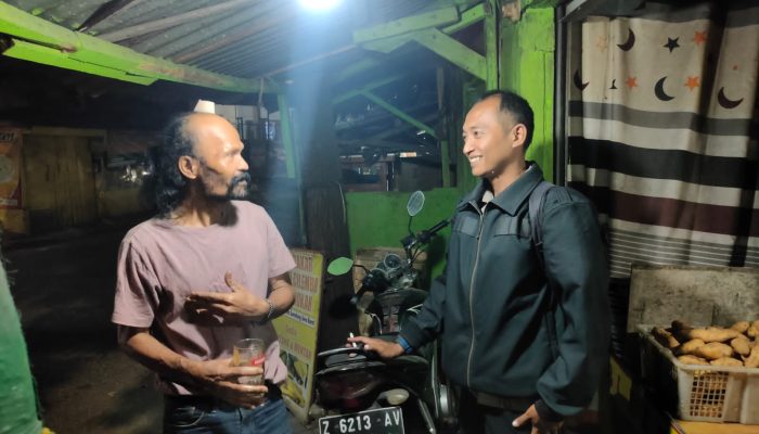 Bhabinkamtibmas Polsek Bandung Kidul kunjungi Penjual Ubi cilembu dan sampaikan PesaN kamtibmas