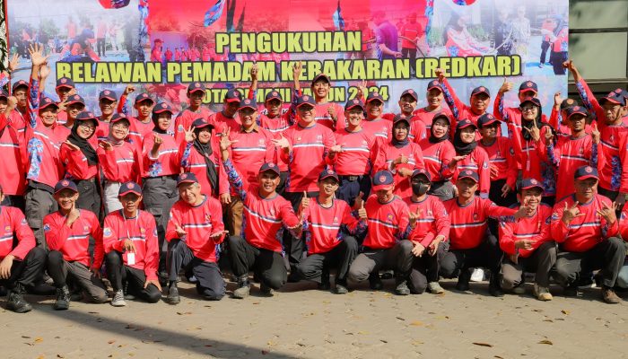 Pj. Walikota Cimahi Kukuhkan Relawan Pemadam kebakaran  Kota Cimahi 