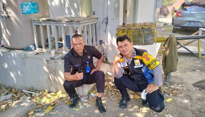 bhabinkamtibmas melaksanakan Giat Sambang di wilayah hukum Polsek Buah Batu