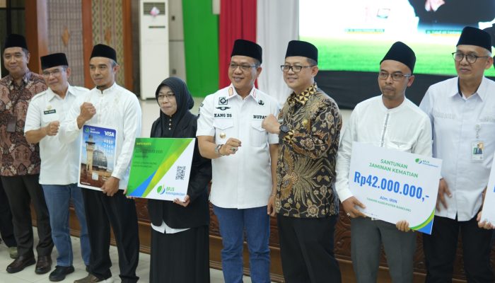 Bupati Bandung Launching Program Insentif untuk 1.070 Ustadz dan Ustadzah