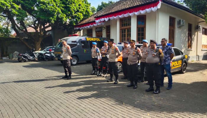 Personil Polsek Bandung wetan melaksanakan Apel Pengamanan Unjuk rasa Gabungan Ormas Jabar