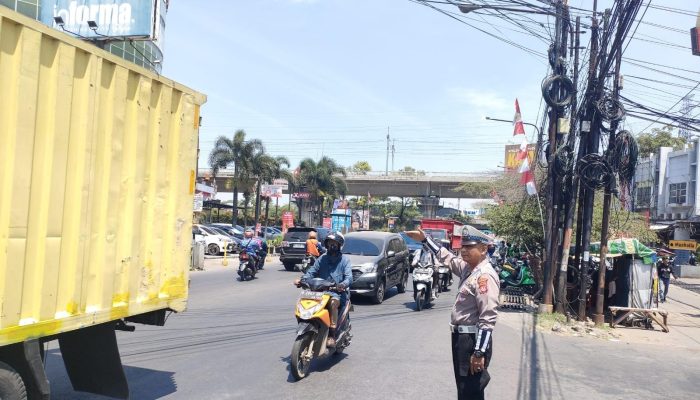 Unit Lalulintas Polsek Babakan Ciparay Lakukan Giat Pelayanan Masyarakat Siang Hari