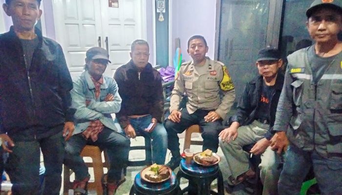 Binmas Polsek Sukajadi Polrestabes Bandung Laksanakan Patroli Sambang Malam Hari