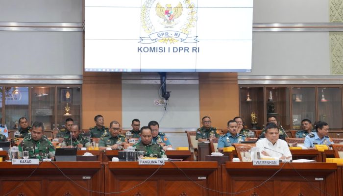 PANGLIMA TNI,WAMENHAN RI HADIRI RAPAT KERJA KOMISI I DPR RI Bahas RKA Tahun 2025