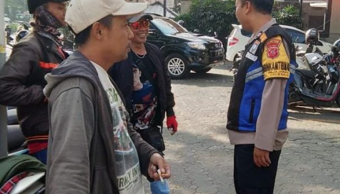 Patroli Dialogis Bhabinkamtibmas Pajajaran Polsek Cicendo Polrestabes Bandung Smbangi Warga