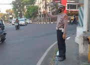 Polsek Cicendo Polrestabes Bandung Laksanakan Pelayanan dengan Pengaturan lalu lintas di Pos Istana Plaza