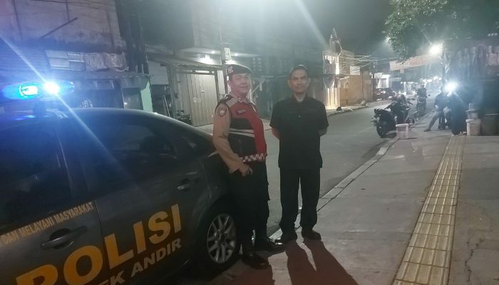 Personel Polsek Andir Lakukan Patroli dan Pemantauan Malam Hari Cegah Terjadinya Gangguan Kamibmas dan Kejahatan Malam Lainnya