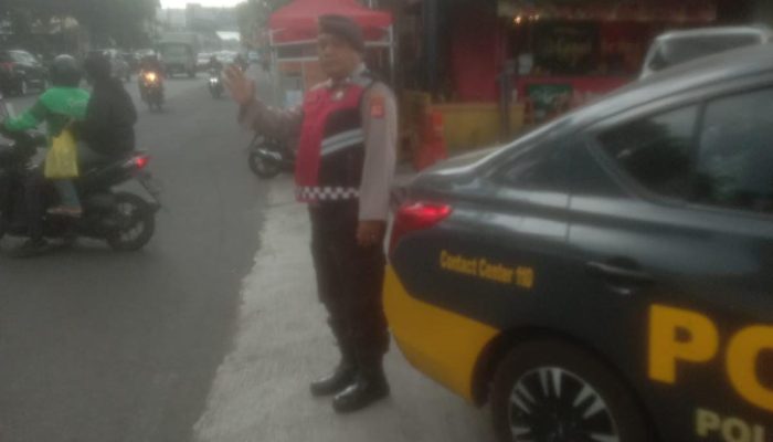 Unit Patroli Samapta Polsek Cidadap Gelar Yanmas Siang Antisipasi Rawan Kamseltibcar Lantas