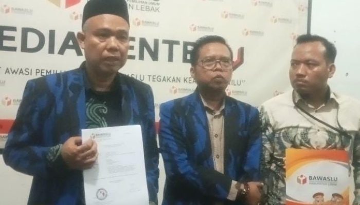 Ormas Badak Banten Kecewa Saat Audiensi Dengan Bawaslu Berujung Laporkan Duga’an Pelanggaran Pilkada Lebak