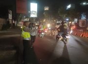 Cegah Kemacetan Polsek Kiaracondong Lakukan Pengaturan Di Malam Hari