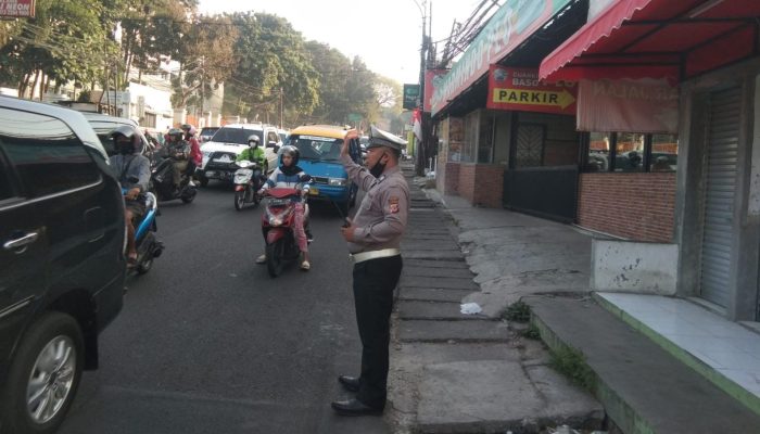 Unit Lalu Lintas Polsek Cidadap Gelar Yanmas Pagi Week End Antisipasi Rawan Kamseltibcar Lantas