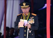 PANGLIMA TNI PIMPIN UPACARA HUT Ke-79 TNI AL DI PERAIRAN TELUK JAKARTA 