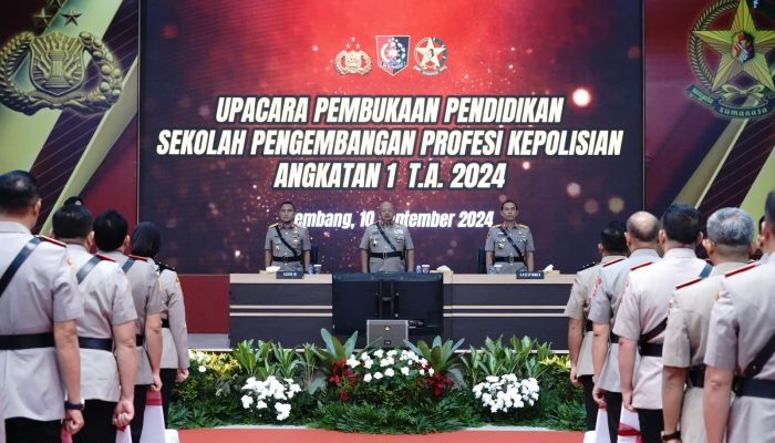 WAKAPOLDA JABAR HADIRI UPACARA PEMBUKAAN PENDIDIKAN SEKOLAH PENGEMBANGAN PROFESI KEPOLISIAN T.A 2024