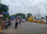 Jajaran Unit Lalulintas Polsek Sukasari Lakukan Giat Pengaturan Arus Lalulintas Sore Hari