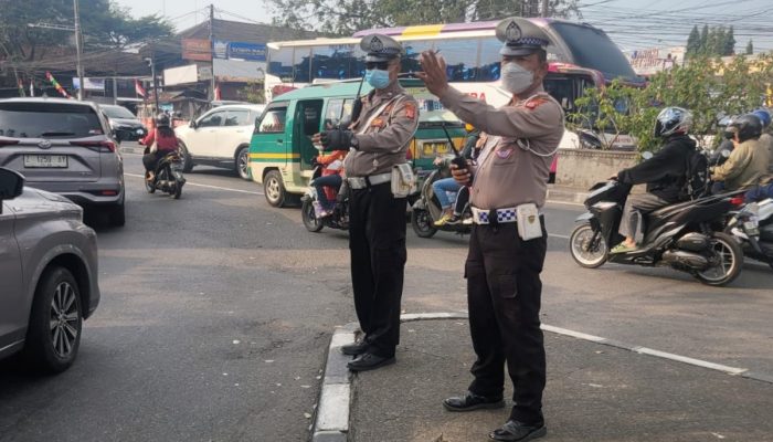 Jaga Kelancaran Arus Lalulintas, Unit Lantas Polsek Astanaanyar Gelar Gatur Sore