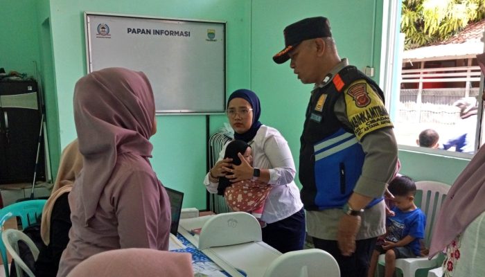 Monitoring Kegiatan Posyandu, Bhabinkamtibmas Polsek Astanaanyar Laksnakan Sambang