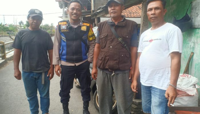 Anggota Bhabinkamtibmas Kelurahan Sekejati Polsek Buah Batu melaksanakan kegiatan monitoring di wilayah hukum Polsek Buah Batu