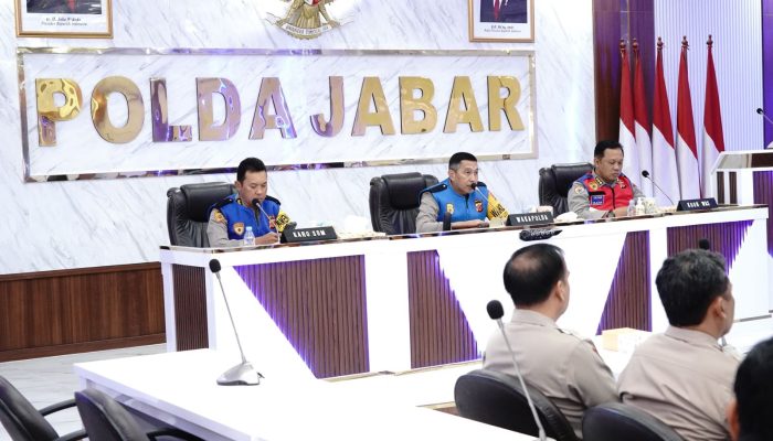 WAKAPOLDA JABAR BUKA DAN TUTUP SIDANG KELULUSAN TINGKAT PANDA SELEKSI PENDIDIKAN ALIH GOLONGAN (PAG) DARI BINTARA KE PERWIRA POLRI T.A 2024