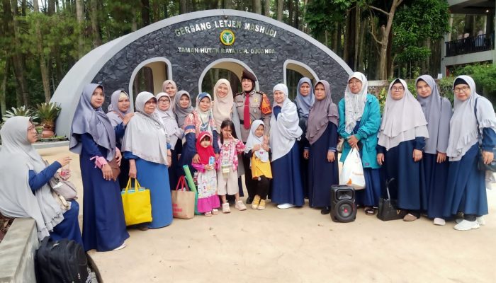 DIT PAM OBVIT POLDA JABAR PATROLI WISATA DI OBJEK WISATA TAHURA (TAMAN HUTAN RAYA)