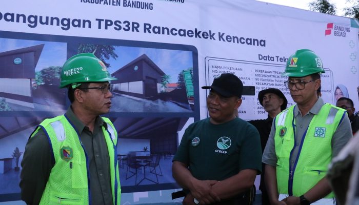 Bupati Bandung Tinjau Pembangunan TPS3R Kencana, Solusi Bebas Sampah Organik