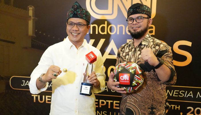 Raih Penghargaan Bergengsi CNN Indonesia Award, Kang DS: Saya Persembahkan Penghargaan Ini Buat Para Guru Ngaji dan Masyarakat Kab. Bandung
