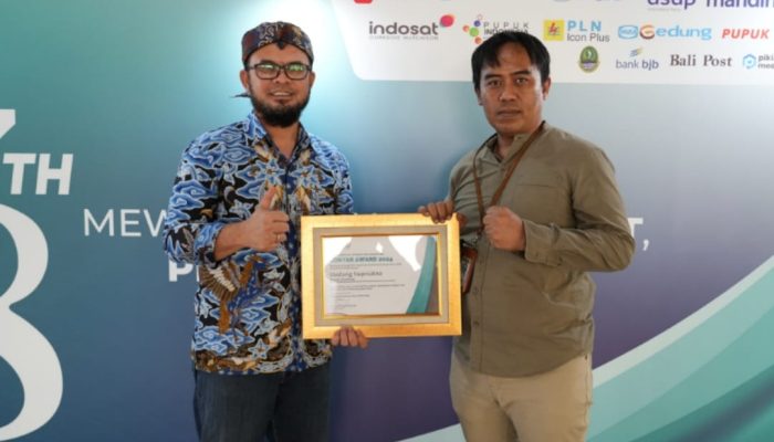 Bupati Bandung Raih Lontar Award: Sebuah Pengakuan atas Keberhasilan dalam Membangun Ekosistem Pers yang Sehat dan Berkualitas