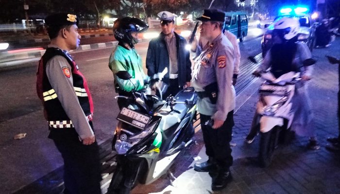 Kapolsek Buah Batu Pimpin langsung Kegiatan Ops Cipta Kondisi Laksanakan Operasi Malam berantas Mirol,kenalpot Brong dan Antisipasi Gangguan Kamtibmas Malam Hari