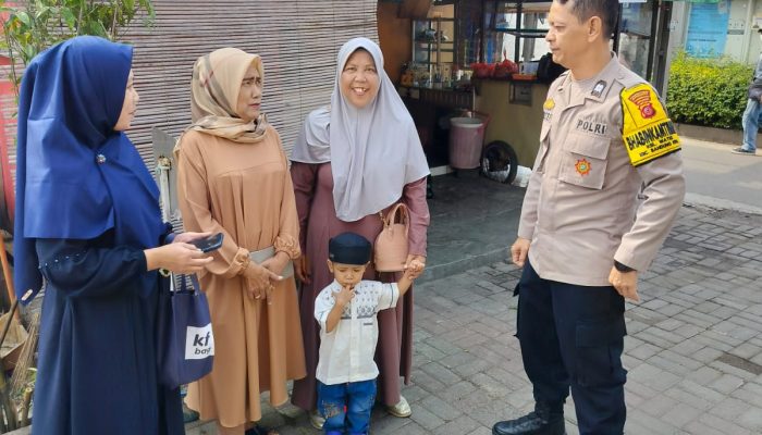 Bhabinkamtibmas Polsek Bandung Kidul Mendekatkan Diri dengan Ibu ibu pengajian Melalui Cooling System