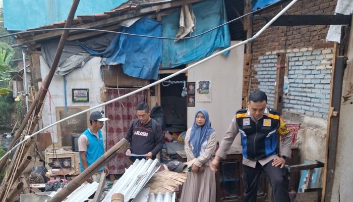 Polsek Tarogong Kidul Cek Lokasi Rumah Roboh