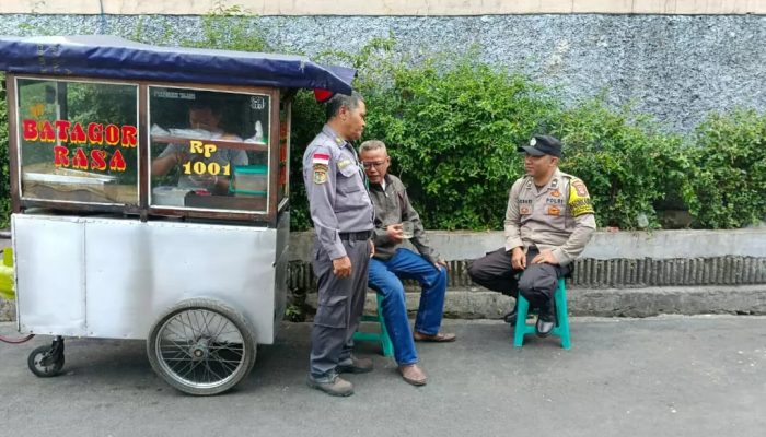 Bhabinkamtibmas Kel.Cibuntu berikan rasa aman dan nyaman