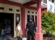 Patroli Dialogis, Brimob Jabar  Sampaikan Himbauan Kamtibmas di Kantor Desa