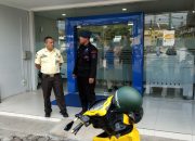 Berikan Pesan Kamtibmas, Brimob Laksanakan Patroli di Perbankan Wilayah Cianjur