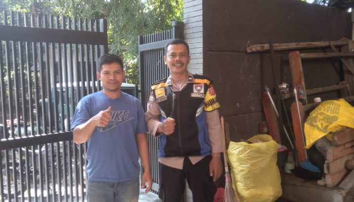 Bhabinkamtibmas Kel.Sukarasa Polsek Sukasari Lakukan Giat Sambang Door to Door System dan Himbauan Kamtibmas