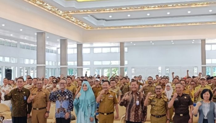 Siti Mufattahah Anggota DPR RI Komisi XI Gelar Workshop Guna Memberikan Edukasi Terhadap Kepala Desa di Kabupaten Garut