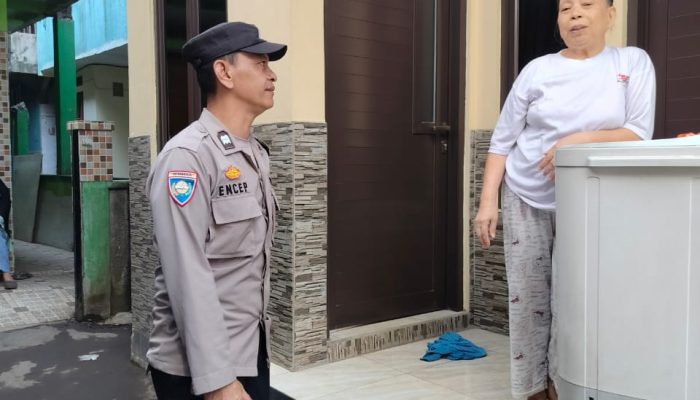 Bhabinkamtibmas Polsek Bandung Kidul Sambang Door to door system Wujudkan Kemitraan