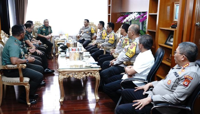 Kapolda Jabar Terima Kunjungan Silaturahmi Pangdam III Siliwangi Ke Polda Jabar