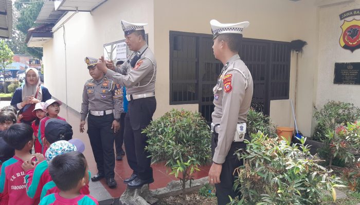 Polisi Sahabat Anak Wujudkan Kepedulian Polri Untuk Biasakan Tertib lalu Lintas Sejak Dini