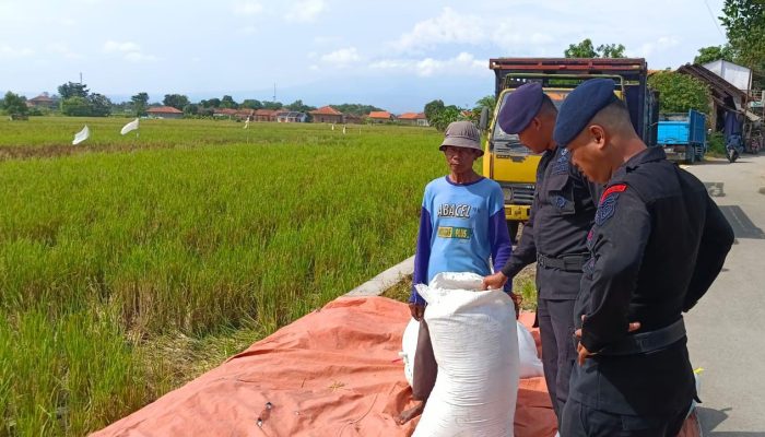 Brimob Jabar Laksanakan Patroli Harkamtibmas Sambangi Warga di Desa Winong 