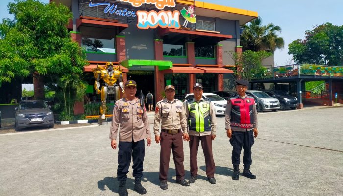 Patroli dialogis Objek Wisata Kolam Renang Wateeboom panghegar,Polsek Bandung Kidul Berikan Himbauan Kamtibmas Kepada Satpam